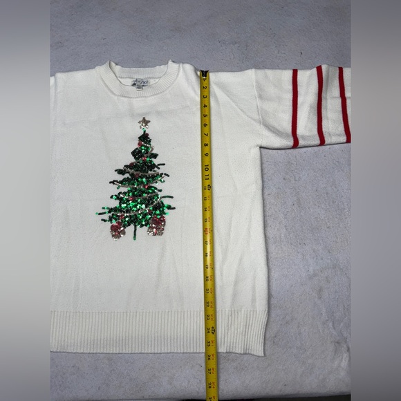 NWOT She & Sky Women’s White Holiday Sequin Christmas Tree Sweater Size M/L - Picture 6 of 6
